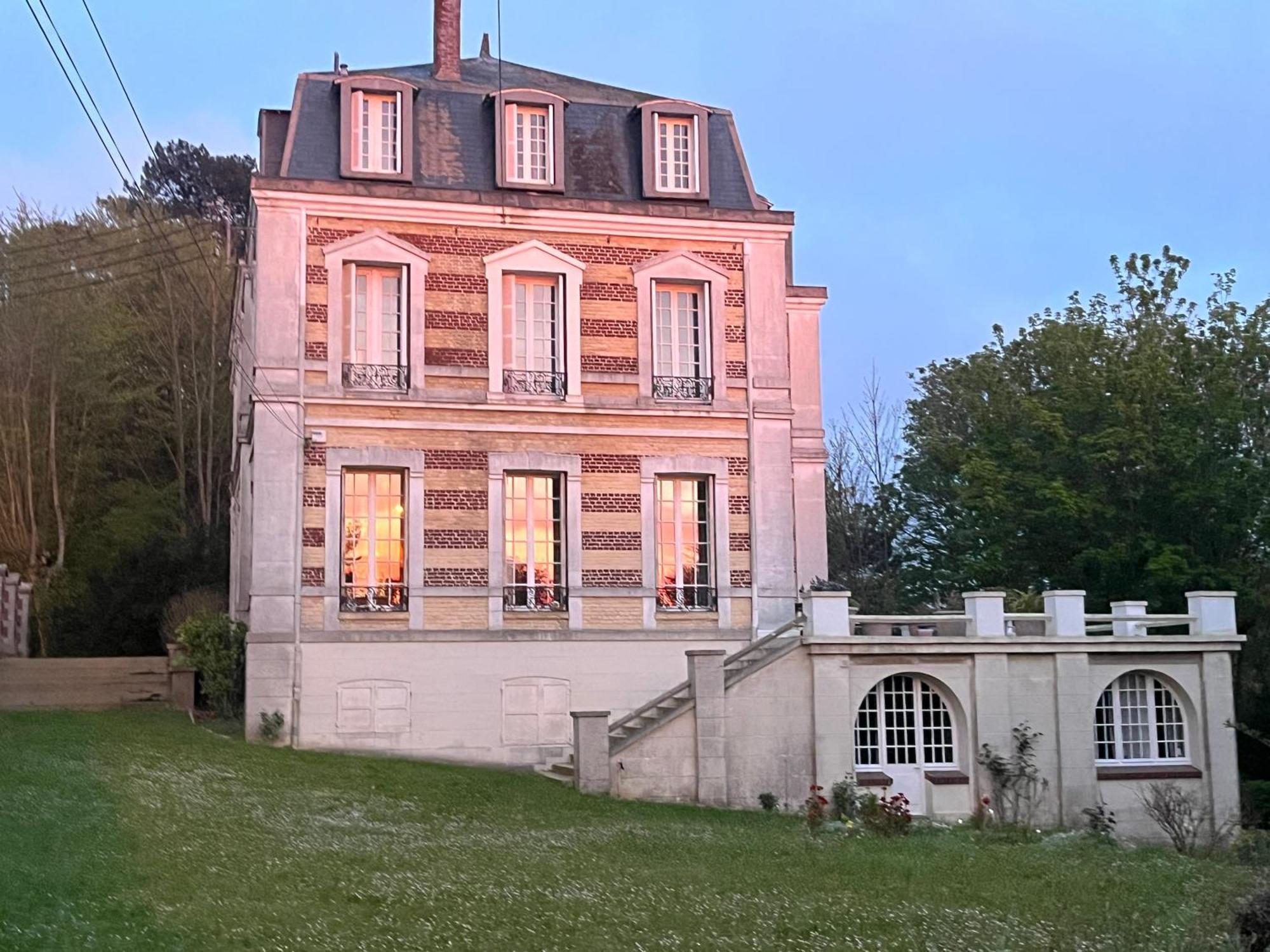 Suite Avec Grande Terrasse Et Parc - Gite Classe 4 Etoiles Étretat Extérieur photo